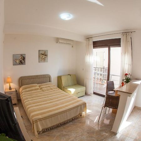 Apartments Lumiere Rafailovici Exterior photo