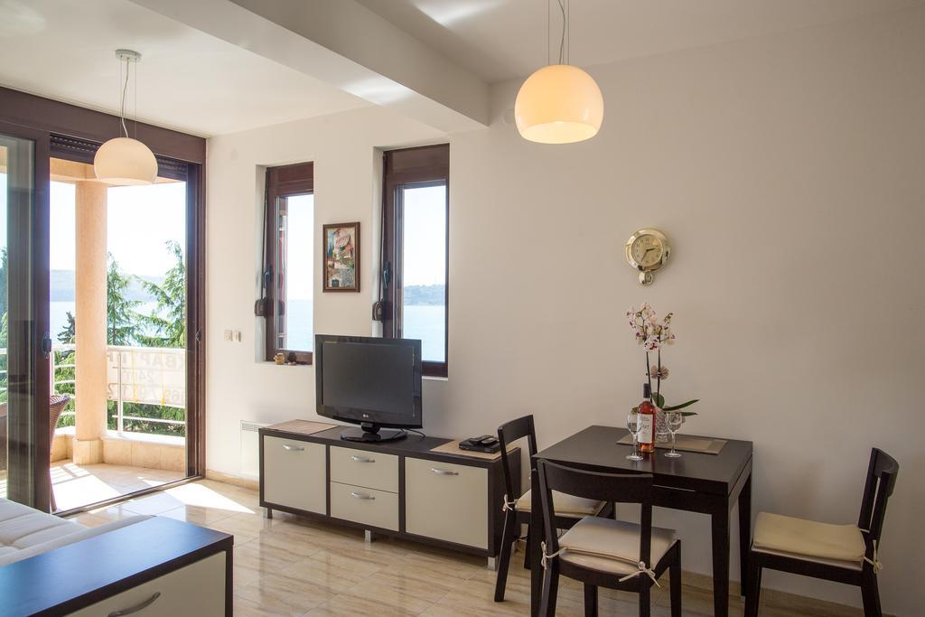 Apartments Lumiere Rafailovici Exterior photo