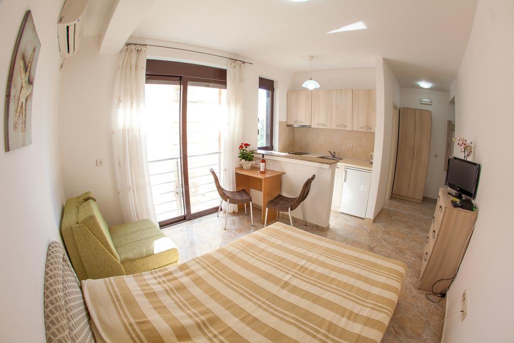 Apartments Lumiere Rafailovici Exterior photo